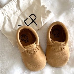 Freshly Picked Beehive State City Moccs size 7